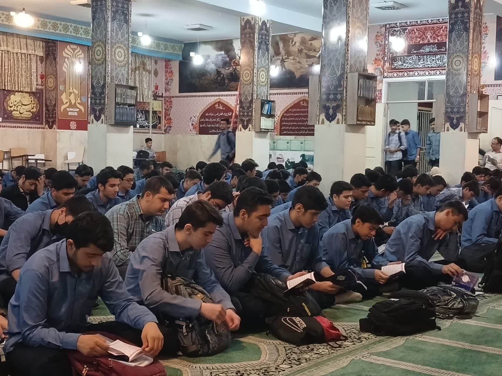 تصویر خبر: مراسم قرائت زیارت عاشورا