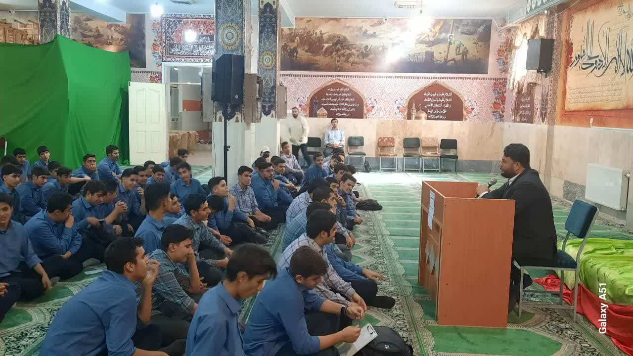 تصویر خبر: آشنایی دانش آموزان با رشته های دانشگاهی